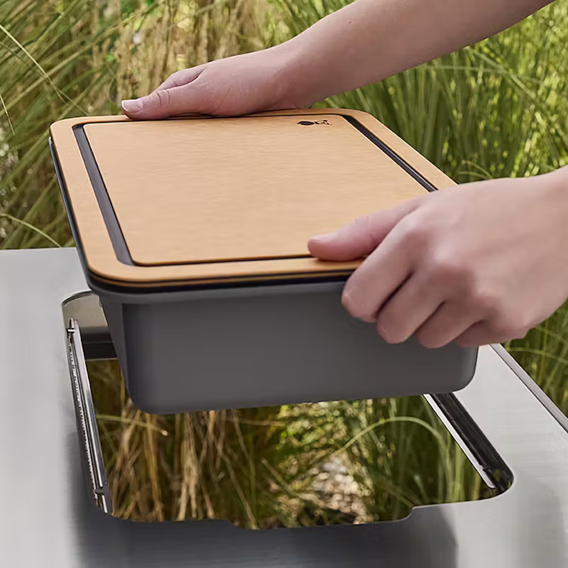 Plynový gril Genesis® E-325W