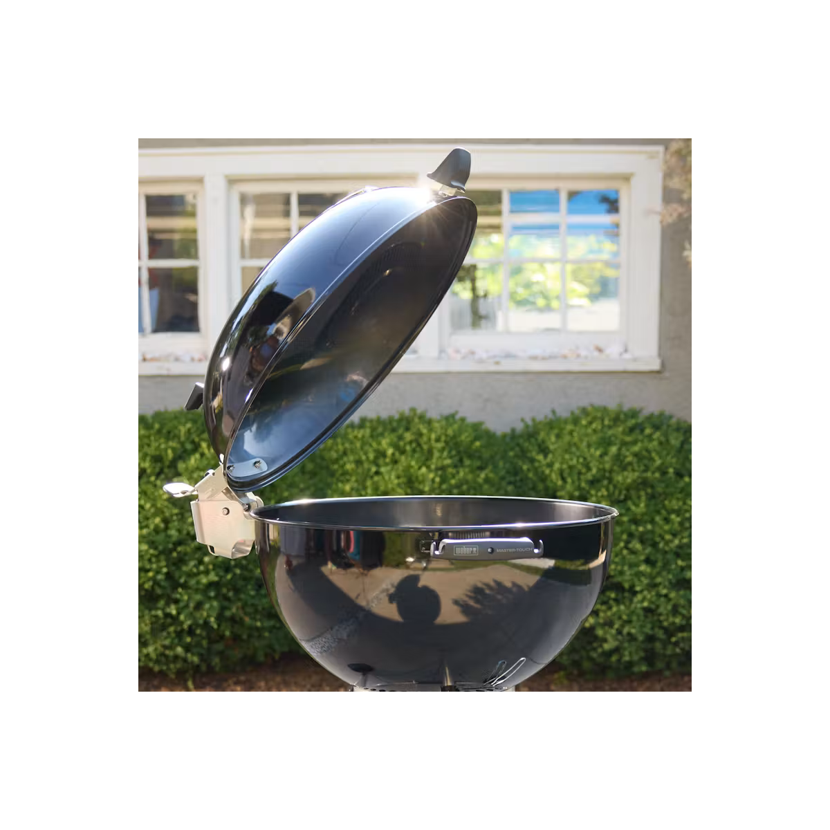 Weber Gril na drevené uhlie Master-Touch Premium, 57 cm