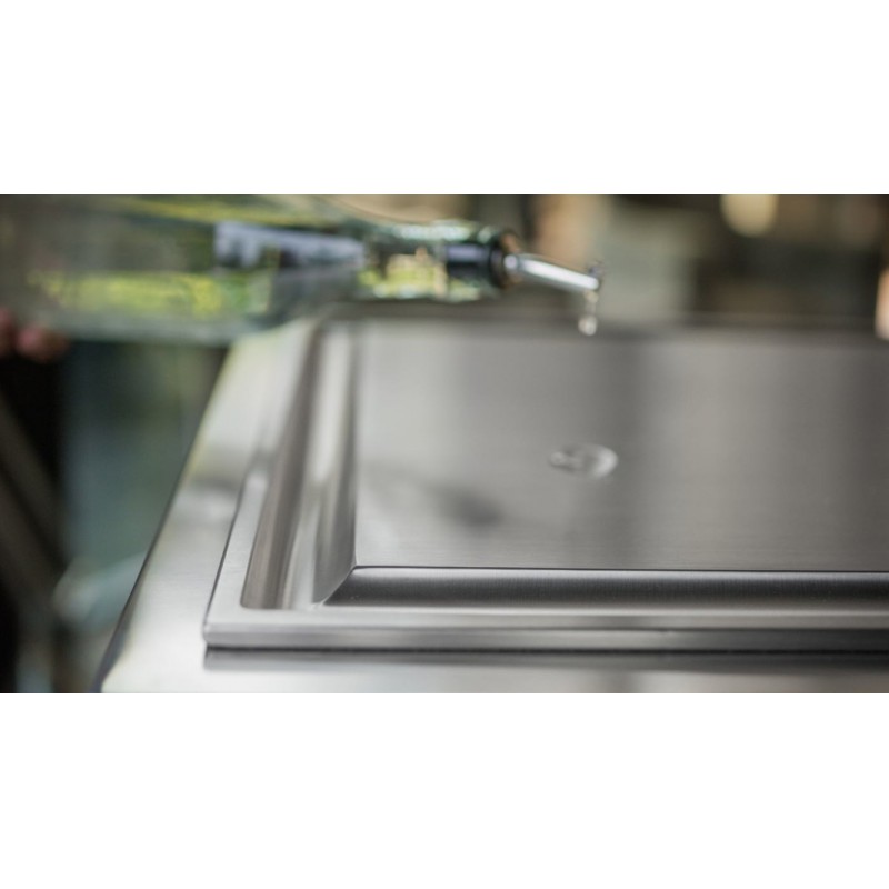 Výtok na vodu pre čistenie teppanyaki 